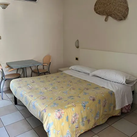 Elena Club Aparthotel 3*