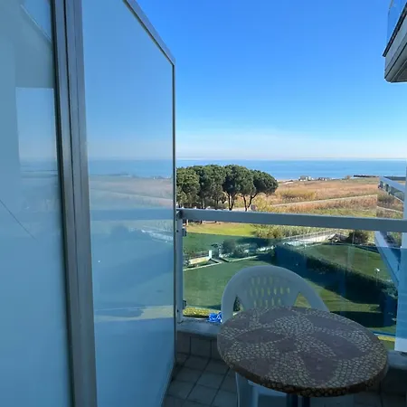 Elena Club Aparthotel 3*