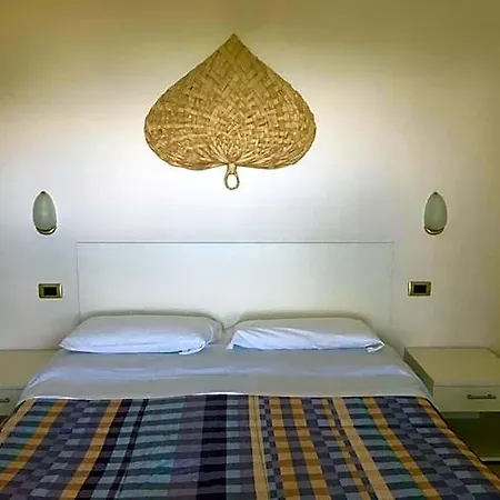 Aparthotel Elena Club 3*