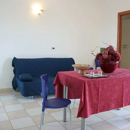 Hotel apartamentowy Elena Club 3*