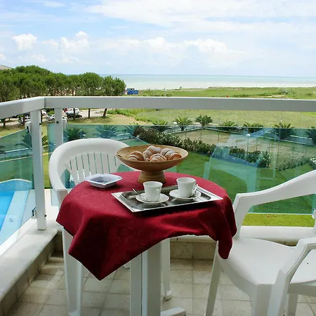 Elena Club Hotel apartamentowy 3*