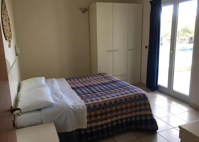 Elena Club Aparthotel 3*