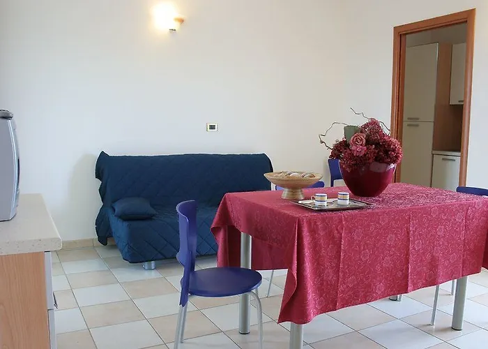 Aparthotel Elena Club 3*