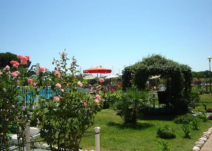 Aparthotel Elena Club 3*