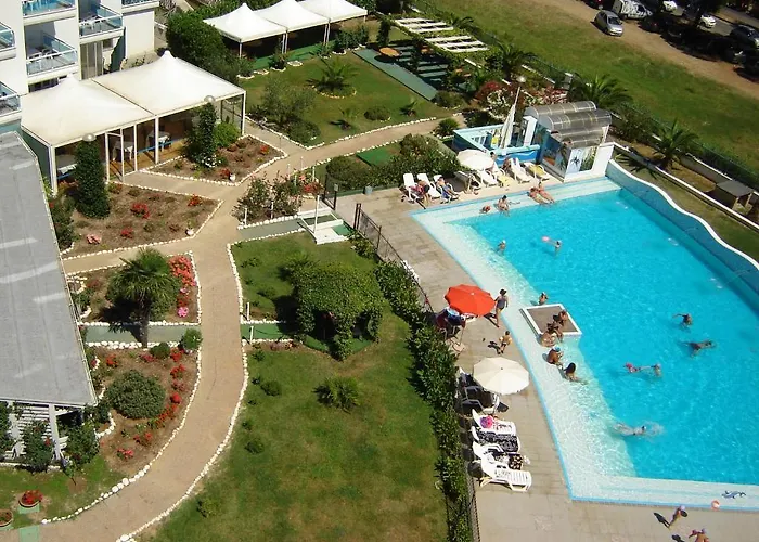 Elena Club Aparthotel