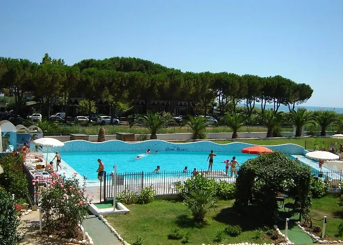 Aparthotel Elena Club 3*